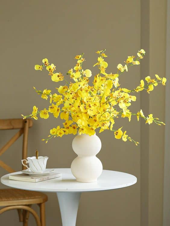 7 decoracao com orquidea artificial chuva de ouro Pinterest