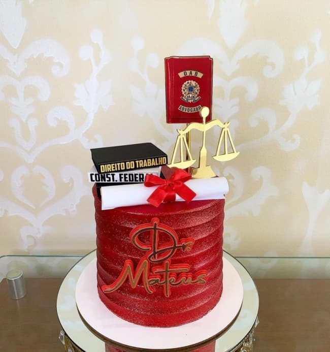24 bolo vermelho formatura direito @eliane andrade cakes