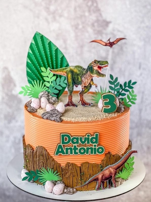 49 bolo infantil dinossauro @zeformigabolos