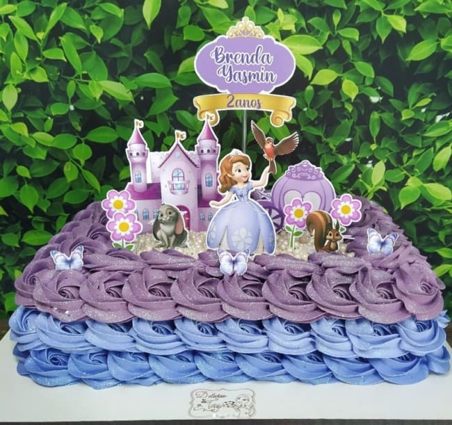65 bolo quadrado princesa Sofia @deliciasdatay bolosrequintados