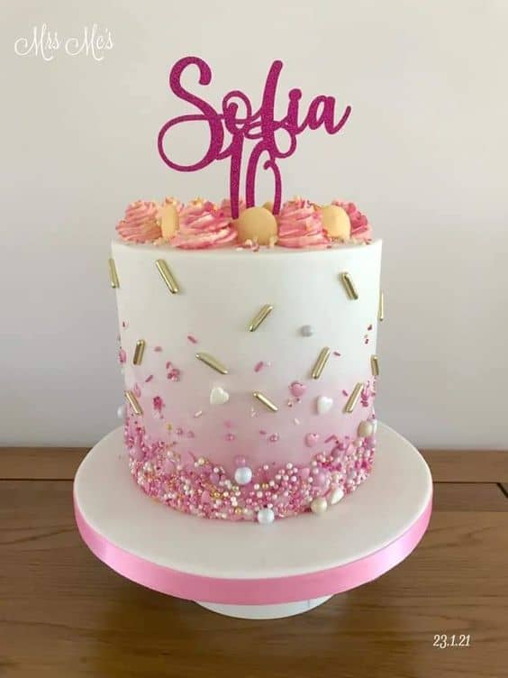 Bolo de Aniversário Feminino → Moderno, Personalizado, Simples, Rosa