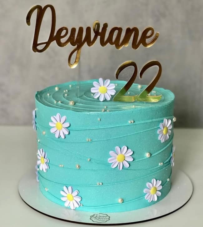 Bolo de aniversário feminino: 34 modelos inspiradores em 2023  Idéias de  bolo de aniversário, Bolos de aniversário, Bolos de aniversário feminino