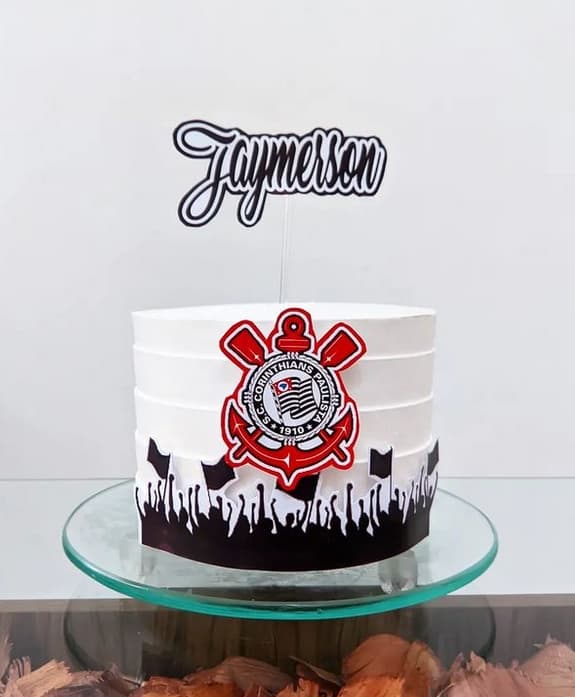 57 bolo de aniversario simples Corinthians @larissa cakes