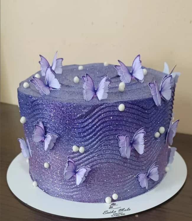 Adoçando Vidas - Bolo de Festas perolado azul e roxo 💙