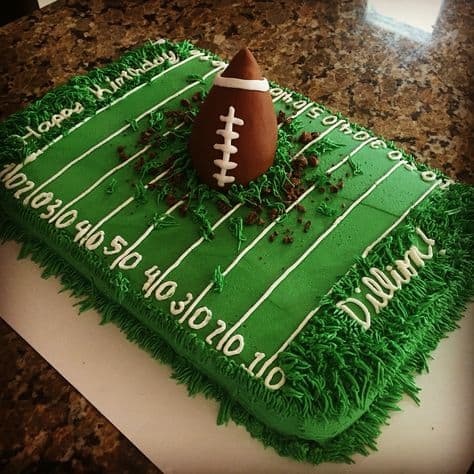 bolo de futebol americano campo
