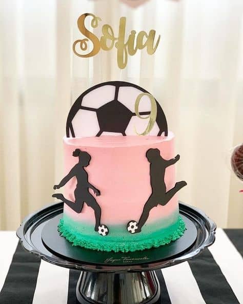 bolo de futebol feminino fake