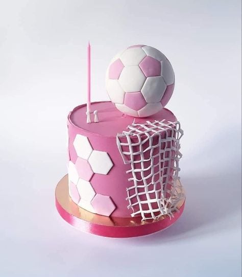 bolo de futebol feminino rosa lindo