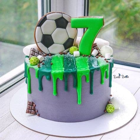 bolo de futebol infantil com bola