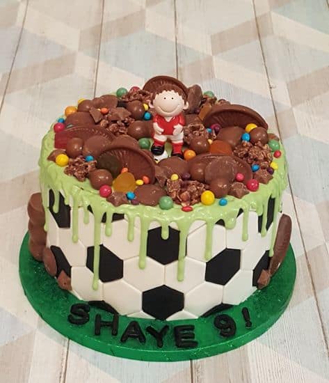 bolo de futebol masculino chocolate