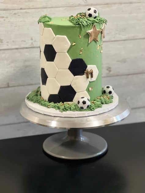 bolo de futebol masculino simples