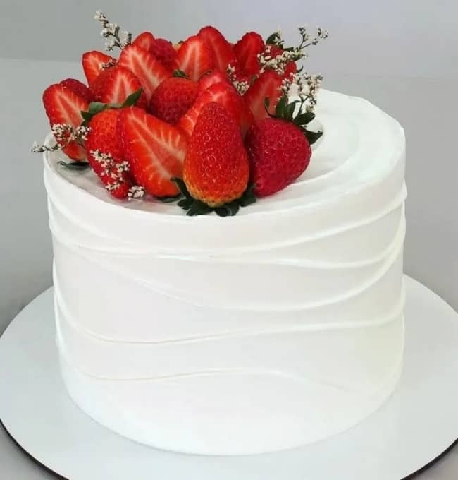 12 bolo branco com morangos @confeitaria receitas lucrativa