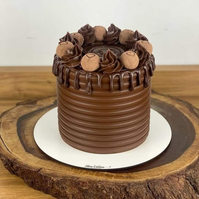 16 bolo com ganache de chocolate @alinecristinacakes