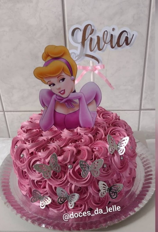 18 bolo simples e rosa Cinderela @doces da lelle