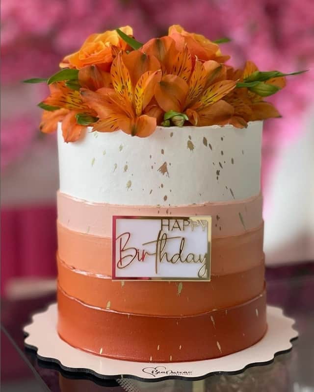 20 bolo com flores naturais @biapaixaoconfeitaria