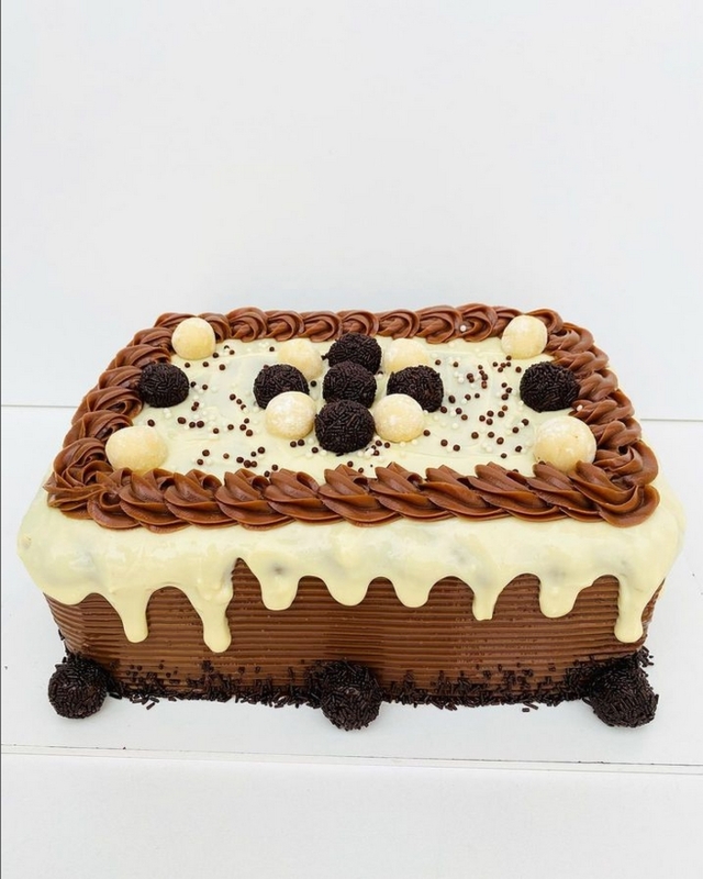 20 bolo decorado retangular chocolate @ deliciebolosedoces