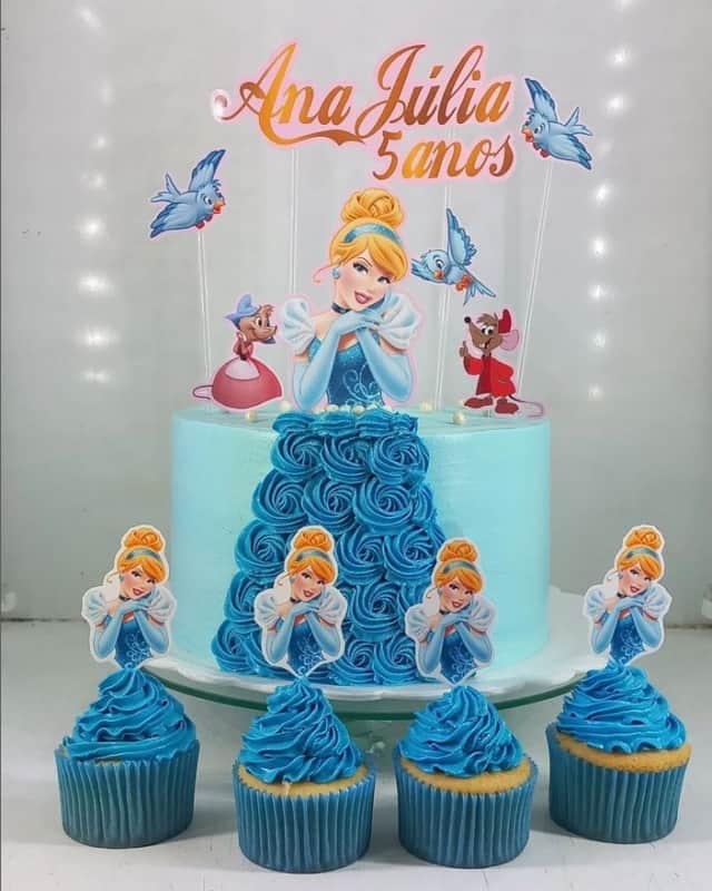 23 bolo Cinderela decorado em azul @j p confeitaria