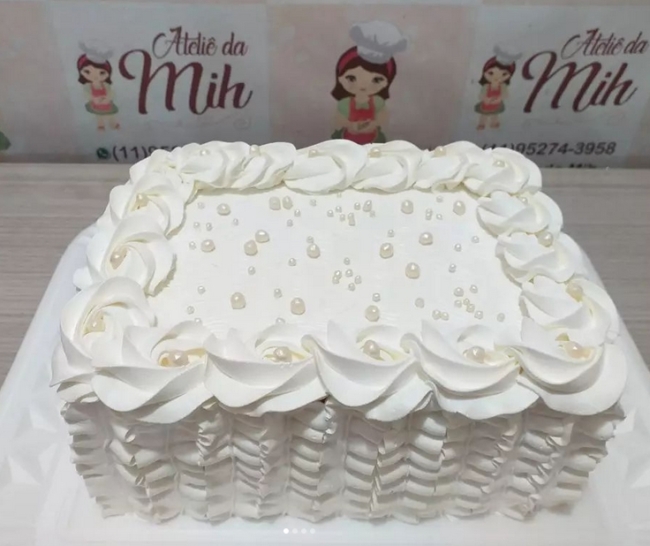 23 bolo branco quadrado @ateliedamihh