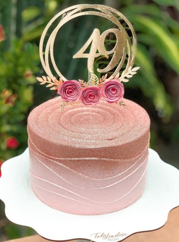 29 bolo decorado chantilly rosa @doceriatekalindoso
