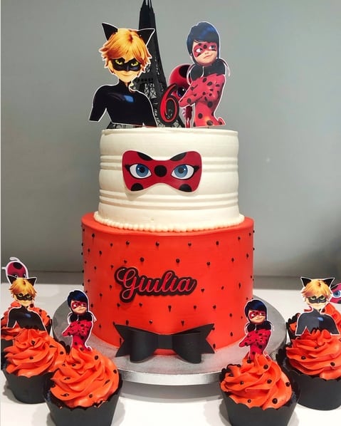40 bolo decorado Ladybug 2 andares @dolce brasil