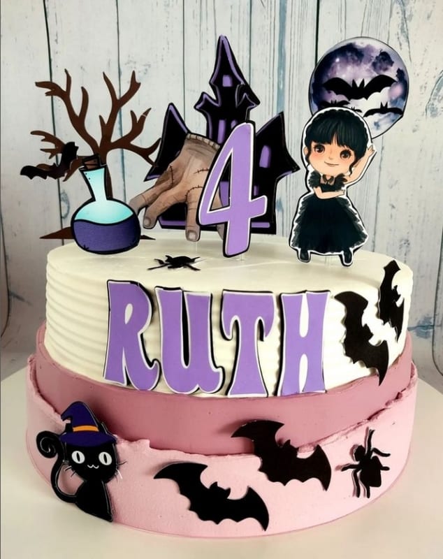 49 bolo infantil rosa Wandinha @candy by cake