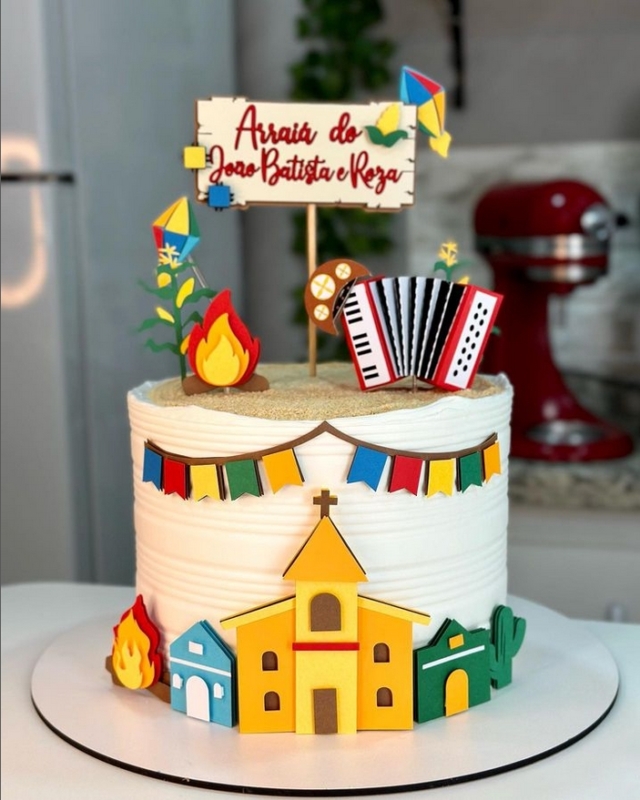 52 bolo decorado festa junina @confeitariarenatamachado