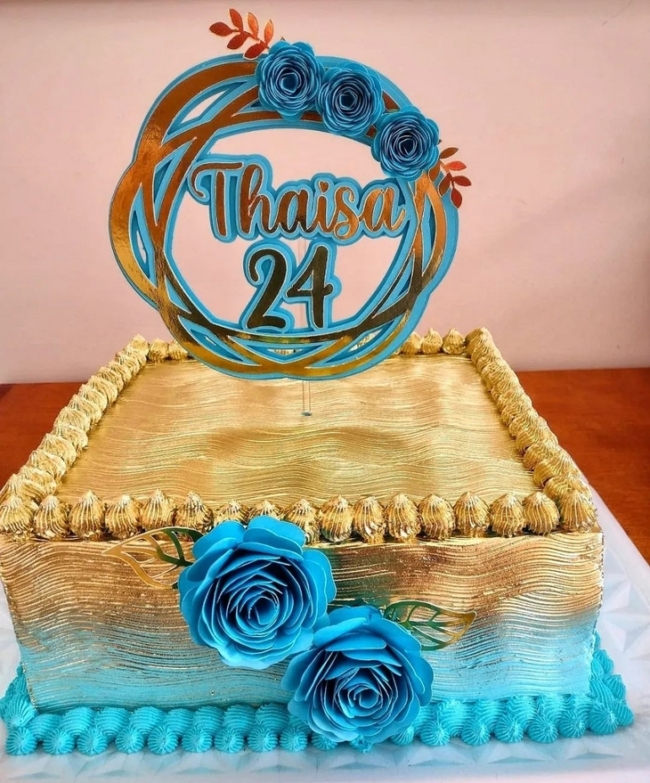 58 bolo quadrado azul e dourado @raquelbolosedoces