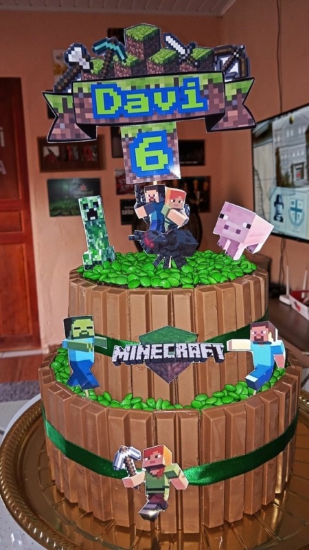 bolo Minecraft decorado enorme