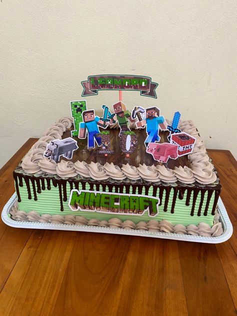 bolo quadrado Kit Kat  Minecraft birthday cake, Minecraft