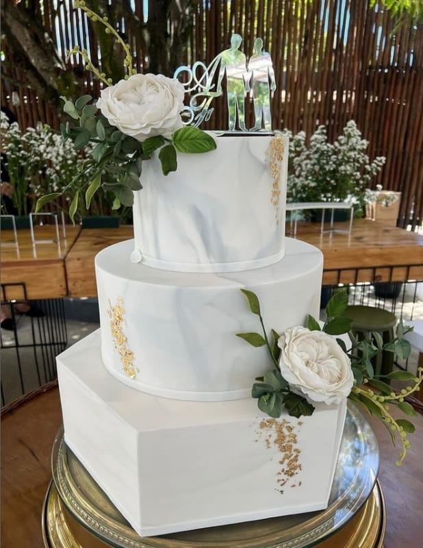 19 bolo moderno com 3 andares para casamento @silvaneidealvesbolos