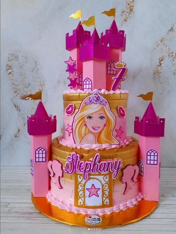 bolo de dois andares barbie