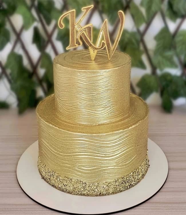 22 bolo moderno e dourado noivado @maredocesjp