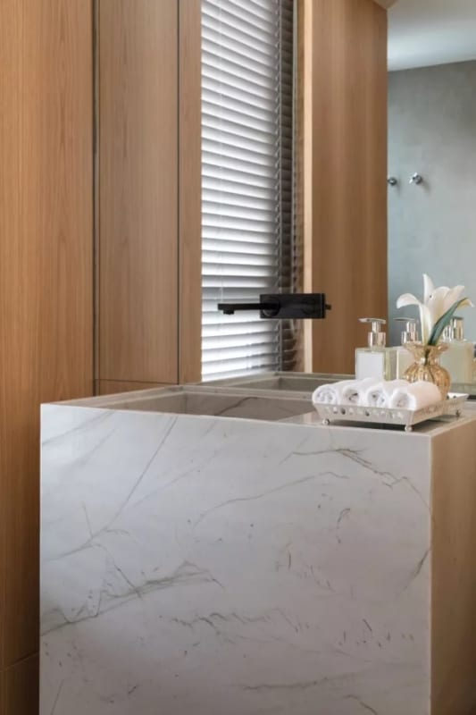 24 banheiro com mármore calacatta oro Casa Vogue