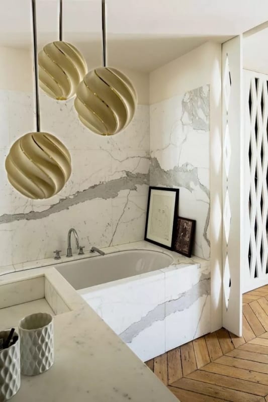 26 banheiro com banheira e mármore calacatta Casa Vogue