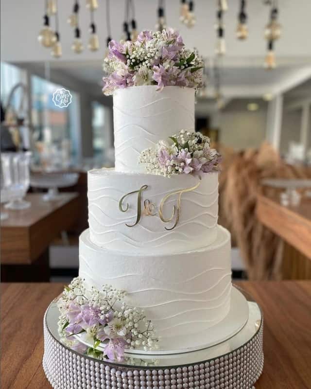 26 bolo 3 andares para casamento com flores naturais @cakes kel