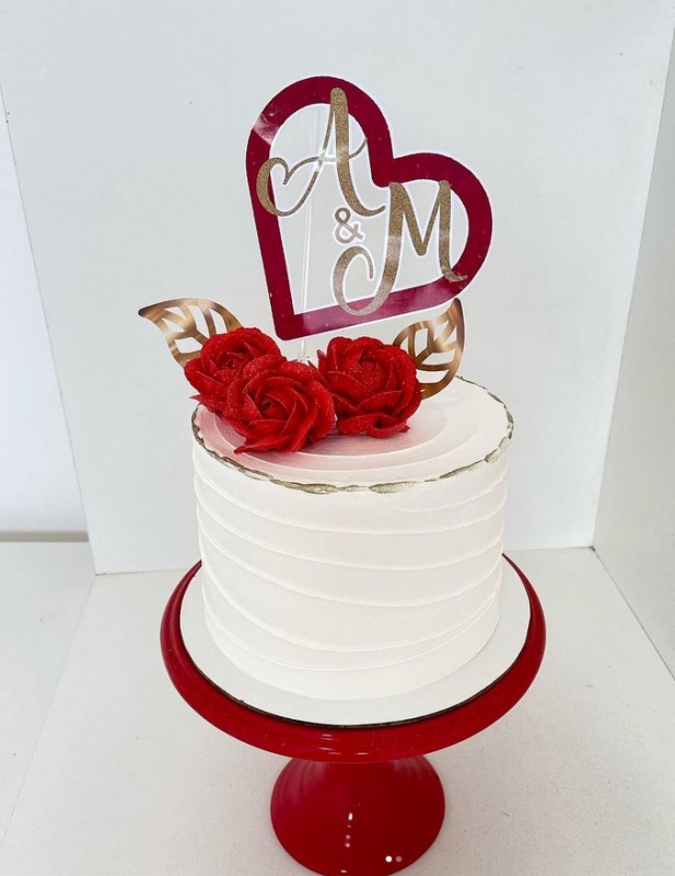 26 bolo de casamento branco e vermelho @deliciasda fabii