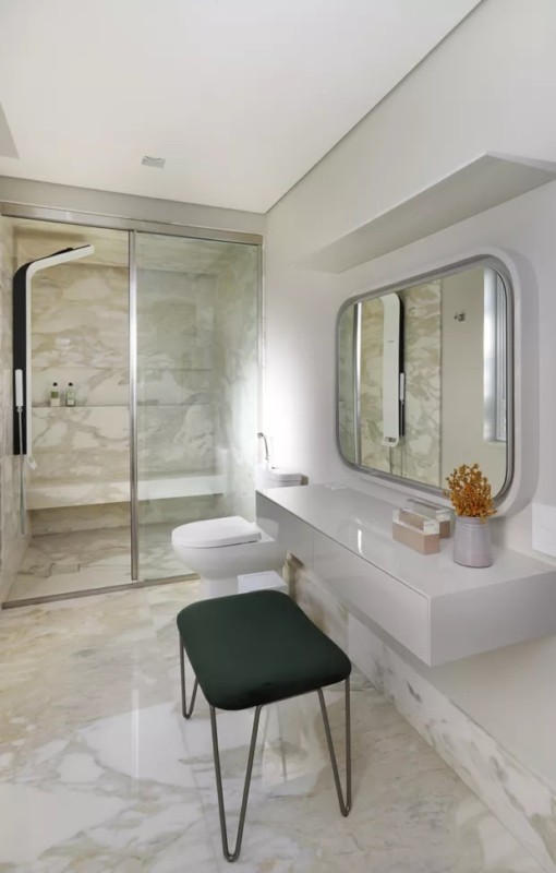 28 banheiro moderno com mármore calacatta Casa Vogue
