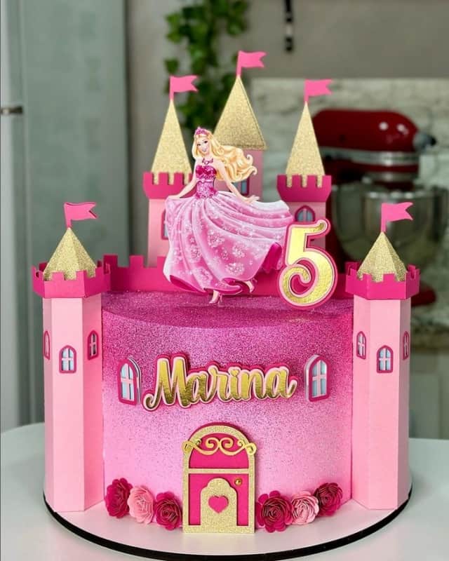 3 bolo Barbie com toppers castelo @confeitariarenatamachado