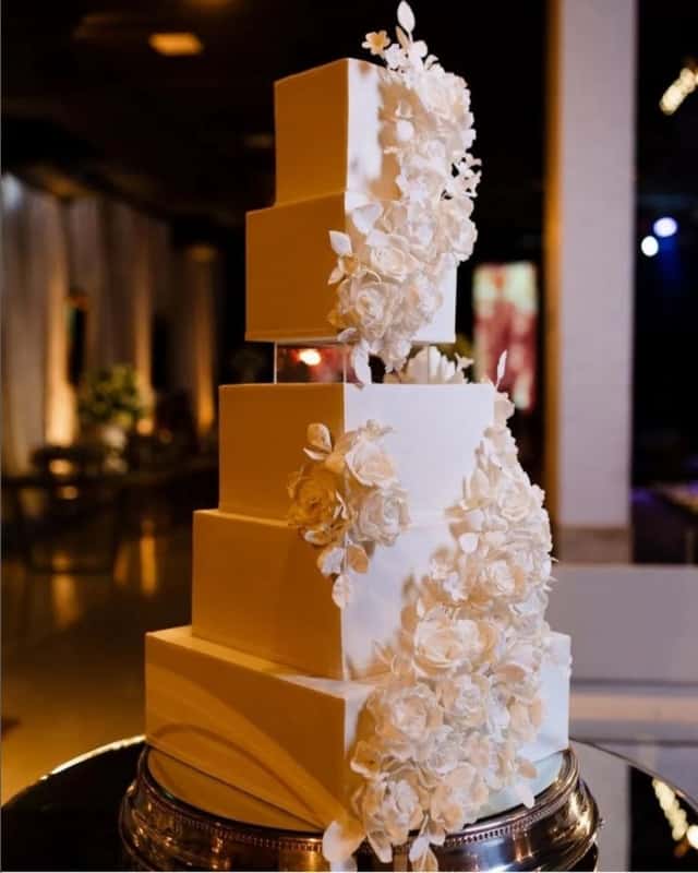 32 bolo moderno para casamento @lidiaguedesartedoce