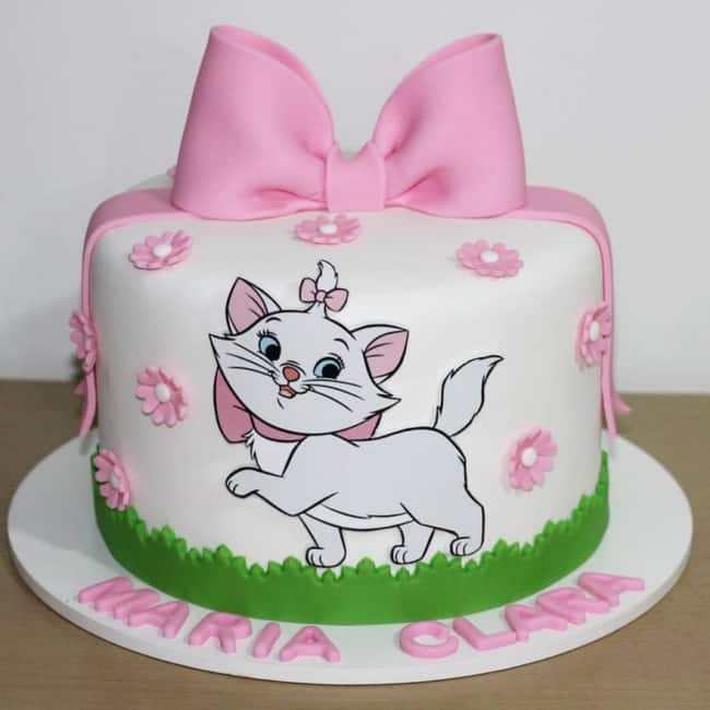 33 bolo decorado gata Marie @arteemcamadasbolos