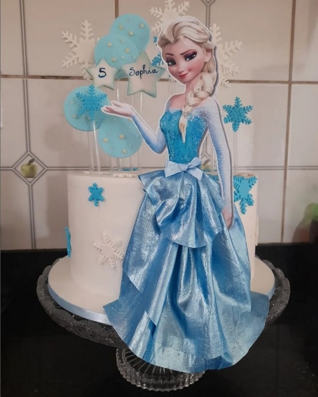 35 bolo decorado pasta americana Elsa Frozen @sonhando doces