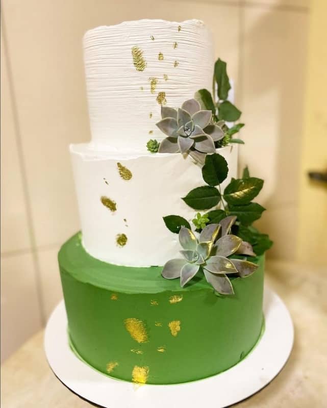 37 bolo moderno casamento em verde e branco @raissacaetanoconfeitaria