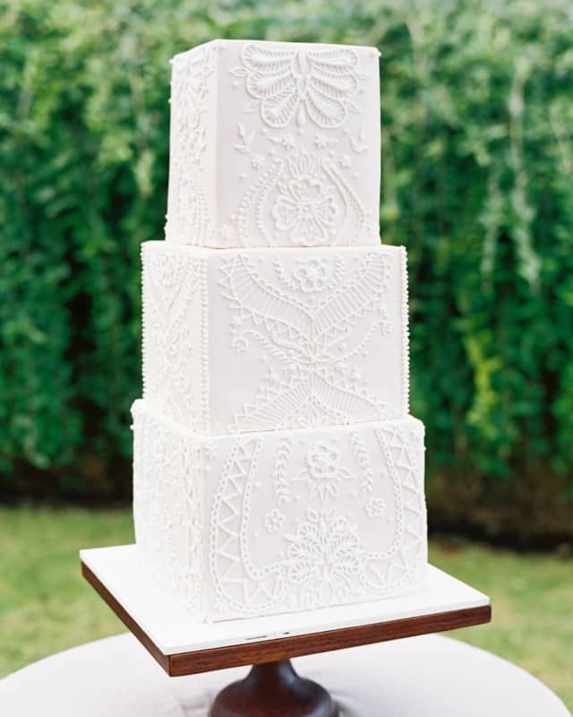 4 bolo de casamento quadrado e rendado Pinterest