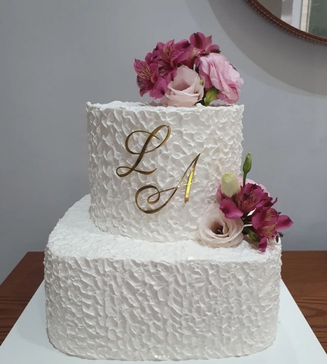 5 bolo casamento com flores naturais @docelenatal
