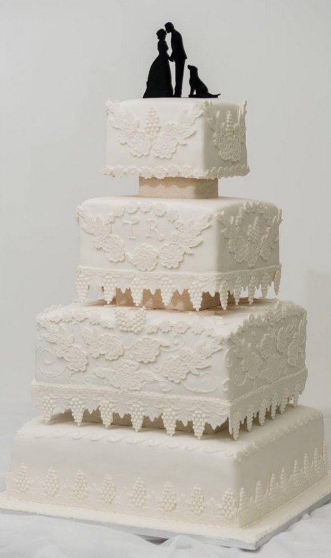 5 bolo quadrado e grande para casamento @louledoceweddingcakes