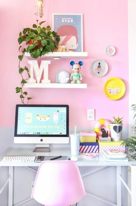 53 home office com parede rosa Barbiecore Pinterest