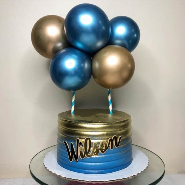 14 ballon cake azul e dourado @atelierthaismcakes