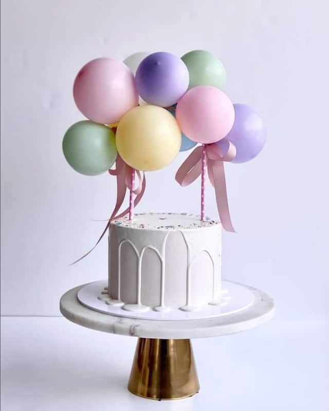 20 balloon cake tons pastel @tinzicakes