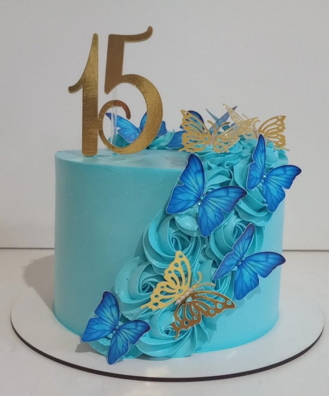 26 bolo azul claro de 15 anos @katienesilvabolodecorados