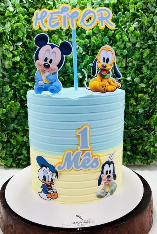 39 bolo simples com toppers Mickey baby @natascha cakedesign
