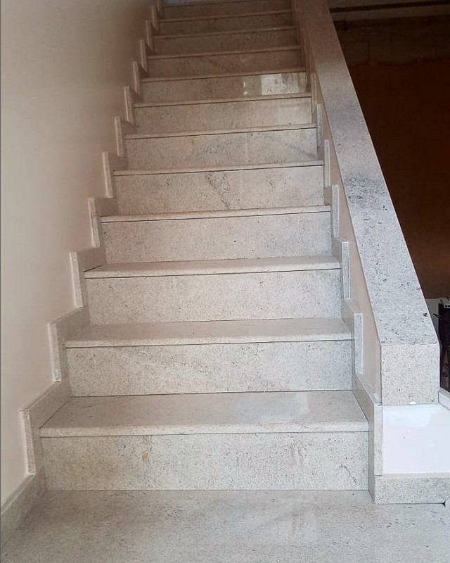 43 escada em granito branco Itaúnas @marmorariaadoisirmaos